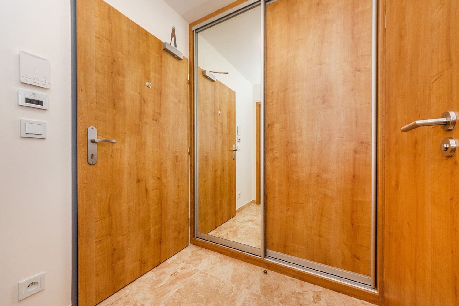 Prenájom bytu 1-izbový 34 m², Miloše Havla, Praha, Praha Prenájom bytu 1-izbový 34 m², Miloše Havla, Praha, Praha