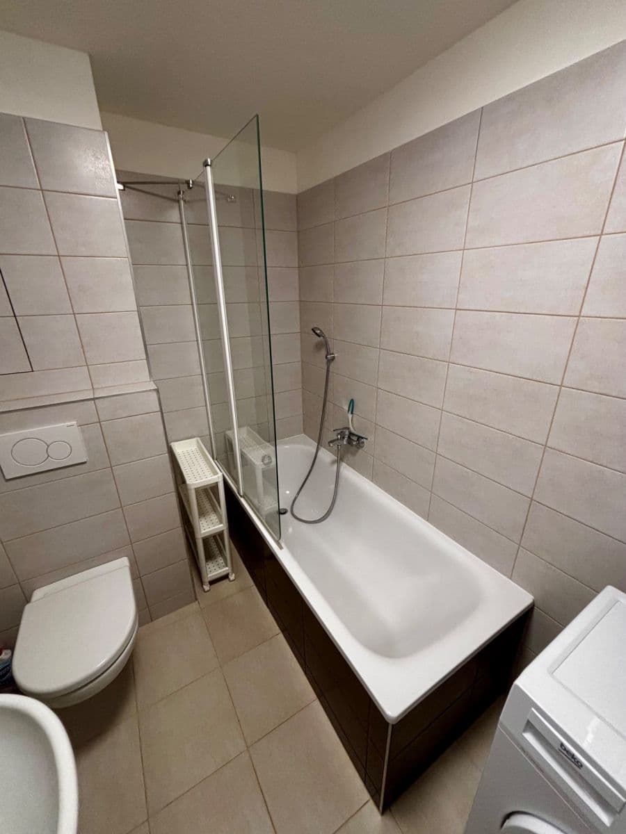 Prenájom bytu 2-izbový 55 m², K Zelené louce, Plzeň, Plzeňský kraj Prenájom bytu 2-izbový 55 m², K Zelené louce, Plzeň, Plzeňský kraj