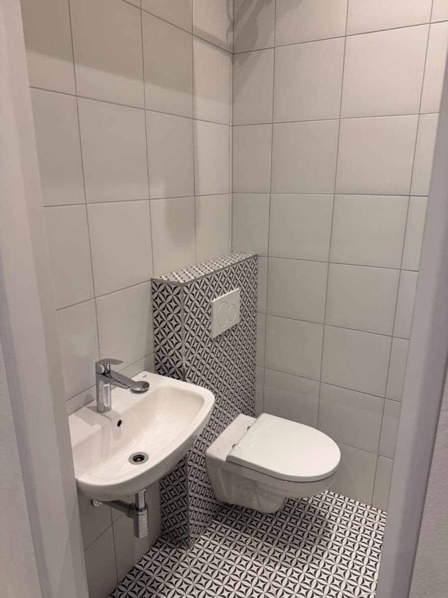 Prenájom bytu 1-izbový 34 m², Nuselská, Praha, Praha Prenájom bytu 1-izbový 34 m², Nuselská, Praha, Praha