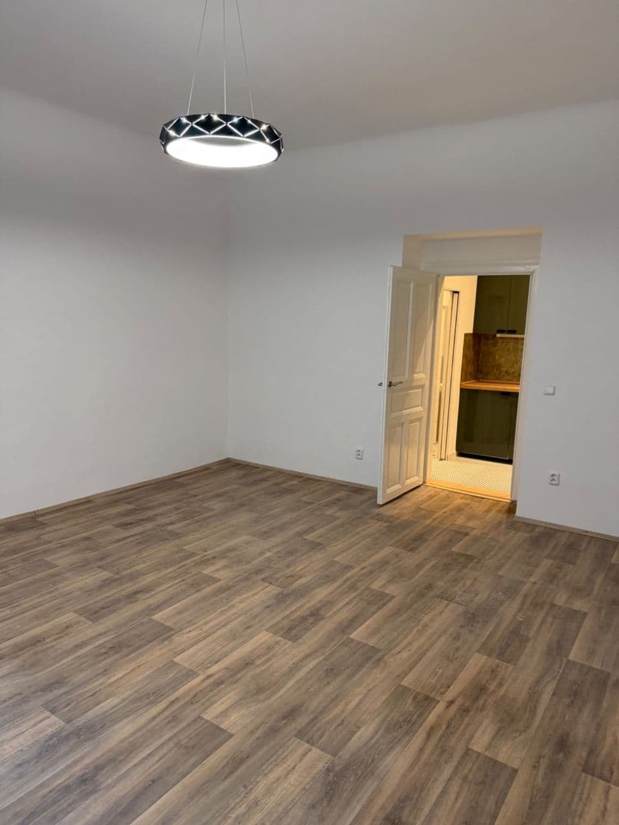Prenájom bytu 1-izbový 34 m², Nuselská, Praha, Praha Prenájom bytu 1-izbový 34 m², Nuselská, Praha, Praha