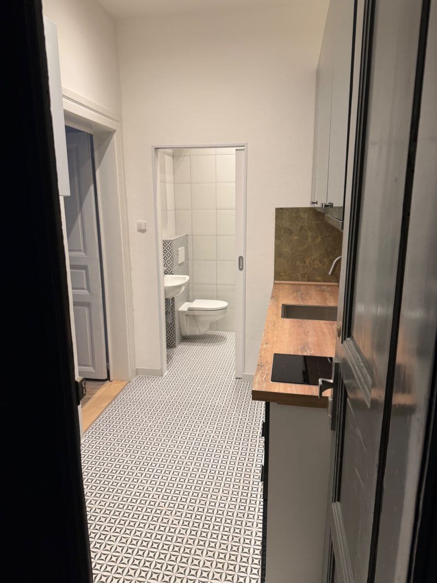 Prenájom bytu 1-izbový 34 m², Nuselská, Praha, Praha Prenájom bytu 1-izbový 34 m², Nuselská, Praha, Praha