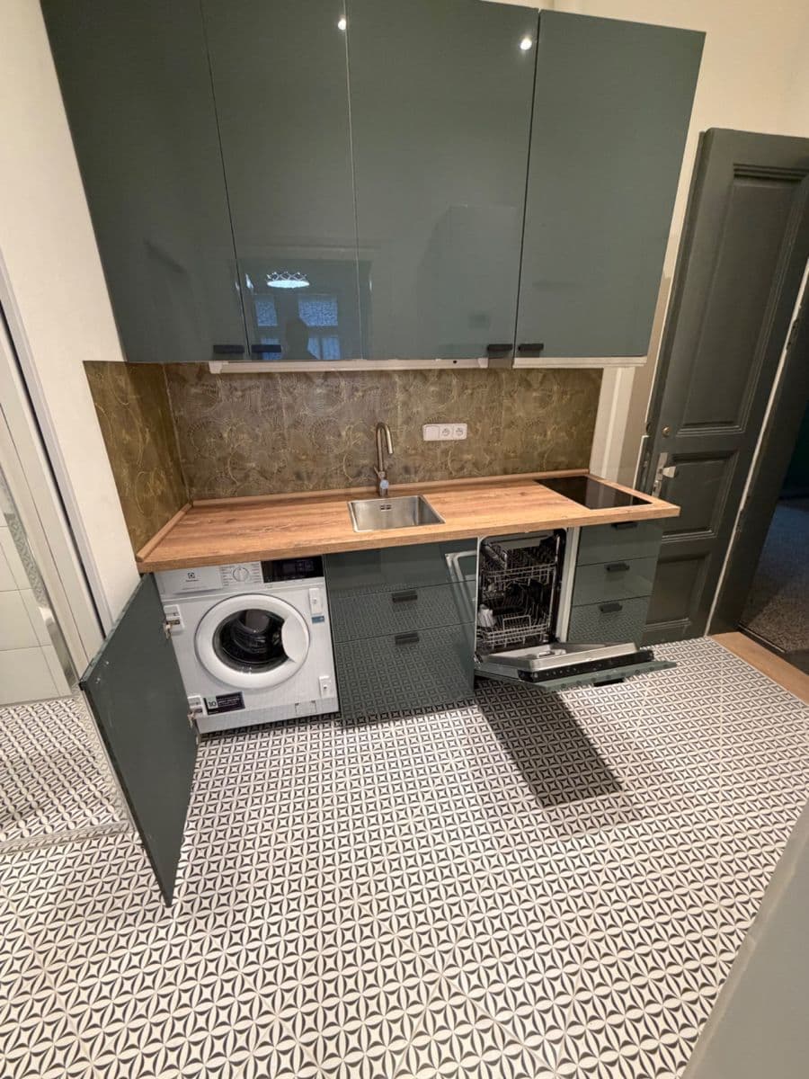 Prenájom bytu 1-izbový 34 m², Nuselská, Praha, Praha Prenájom bytu 1-izbový 34 m², Nuselská, Praha, Praha