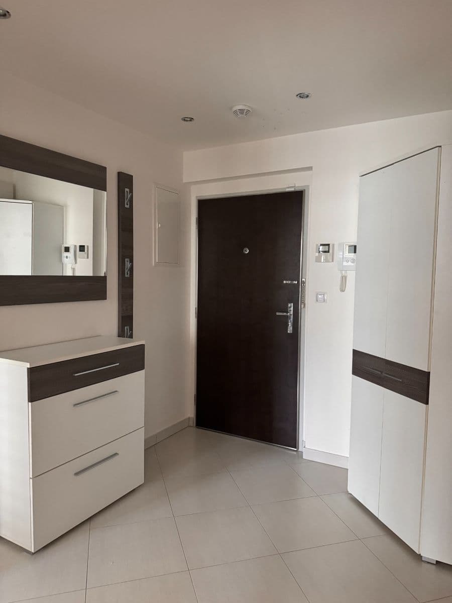 Predaj bytu 2-izbový 50 m², Olšanská, Praha, Praha Predaj bytu 2-izbový 50 m², Olšanská, Praha, Praha