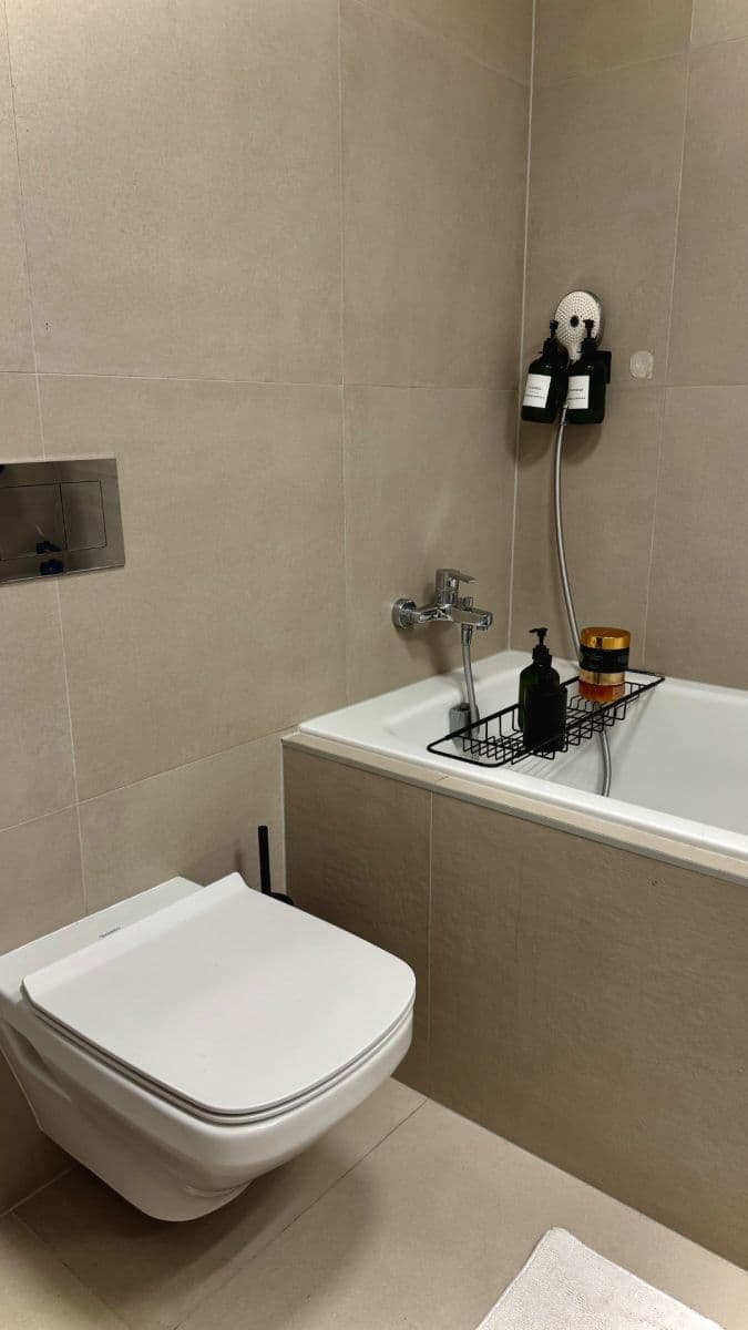 Prenájom bytu 1-izbový 34 m², Kolbenova, Praha, Praha Prenájom bytu 1-izbový 34 m², Kolbenova, Praha, Praha