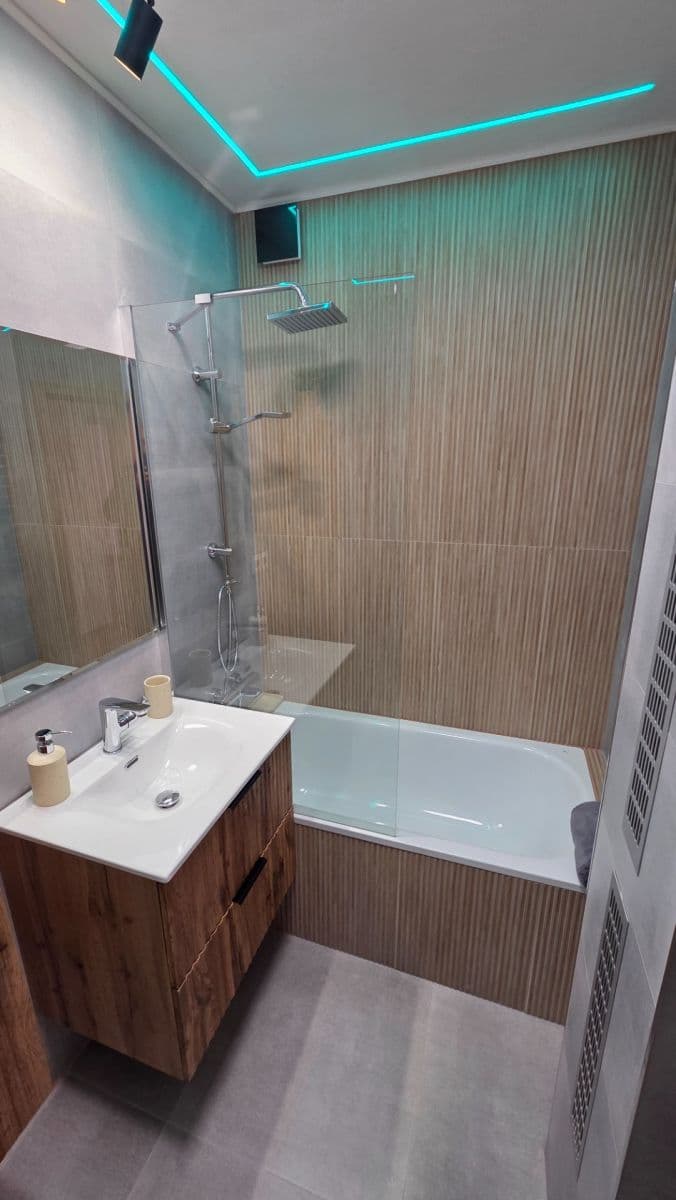 Predaj bytu 3-izbový 65 m², Pražská sídl., Znojmo, Jihomoravský kraj Predaj bytu 3-izbový 65 m², Pražská sídl., Znojmo, Jihomoravský kraj