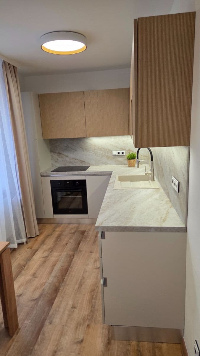 Predaj bytu 3-izbový 65 m², Pražská sídl., Znojmo, Jihomoravský kraj Predaj bytu 3-izbový 65 m², Pražská sídl., Znojmo, Jihomoravský kraj