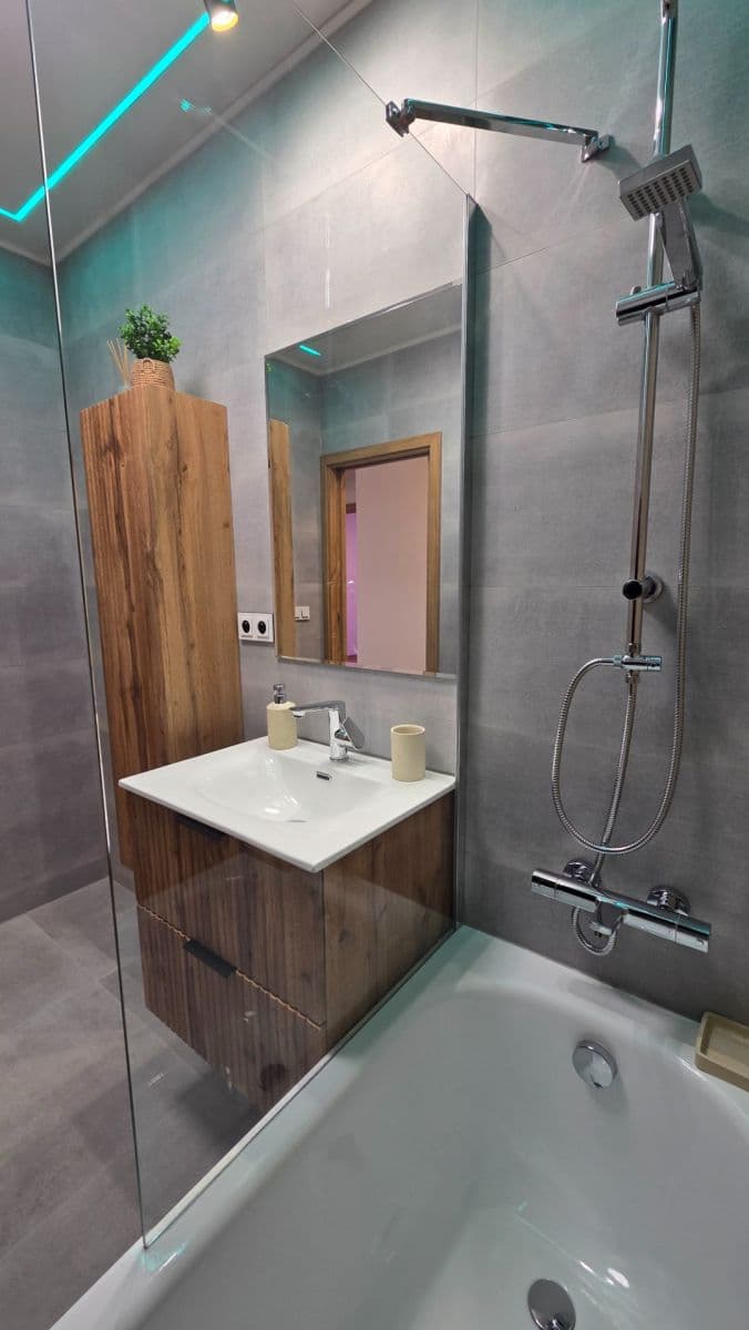 Predaj bytu 3-izbový 65 m², Pražská sídl., Znojmo, Jihomoravský kraj Predaj bytu 3-izbový 65 m², Pražská sídl., Znojmo, Jihomoravský kraj