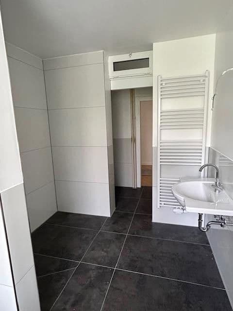 Prenájom bytu 4-izbový 165 m², Düsseldorf, Severné Porýnie - Westfálsko Prenájom bytu 4-izbový 165 m², Düsseldorf, Severné Porýnie - Westfálsko