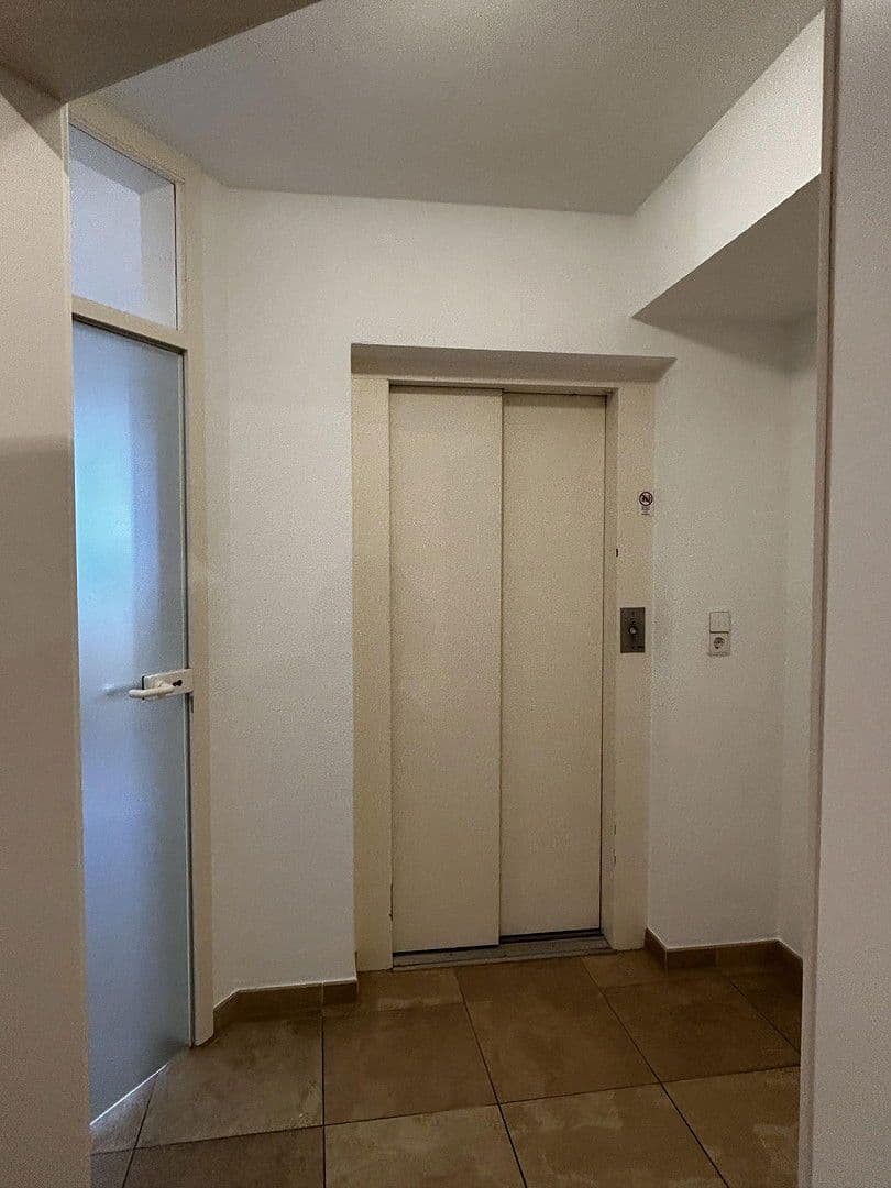 Predaj kancelárie 104 m², Marktstraße 37, Kirchheim unter Teck, Bádensko-Wurttembersko Predaj kancelárie 104 m², Marktstraße 37, Kirchheim unter Teck, Bádensko-Wurttembersko