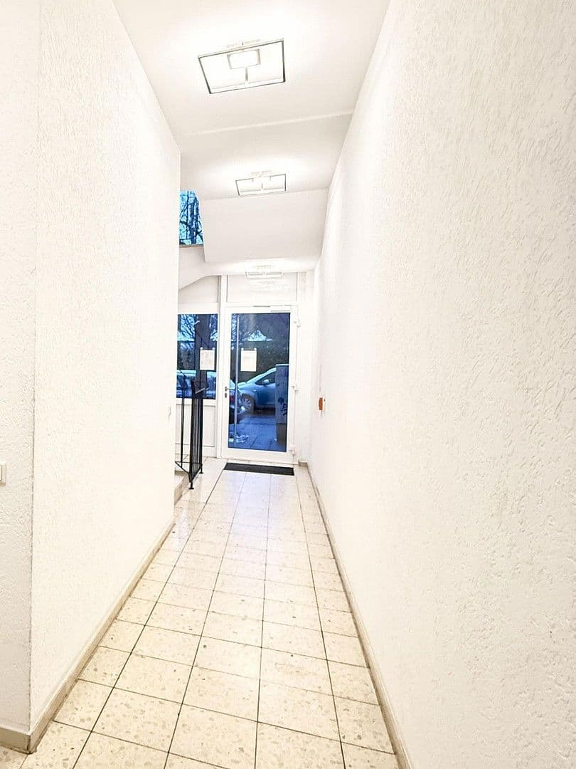 Prenájom bytu 1-izbový 28 m², Tußmannstraße, Düsseldorf, Severné Porýnie - Westfálsko Prenájom bytu 1-izbový 28 m², Tußmannstraße, Düsseldorf, Severné Porýnie - Westfálsko