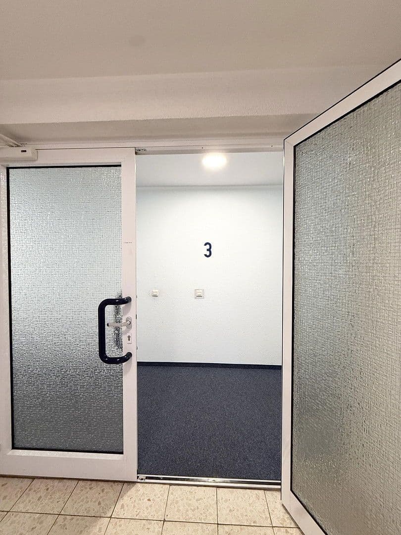 Prenájom bytu 1-izbový 28 m², Tußmannstraße, Düsseldorf, Severné Porýnie - Westfálsko Prenájom bytu 1-izbový 28 m², Tußmannstraße, Düsseldorf, Severné Porýnie - Westfálsko