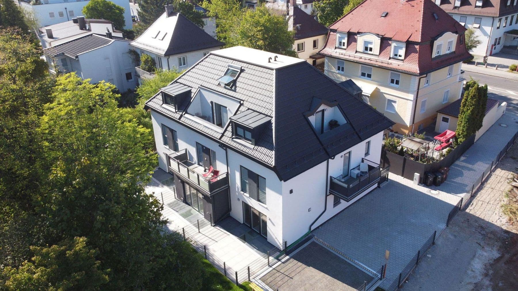 Prenájom bytu 3-izbový 104 m², Verdistr. 105e, München, Bavorsko Prenájom bytu 3-izbový 104 m², Verdistr. 105e, München, Bavorsko