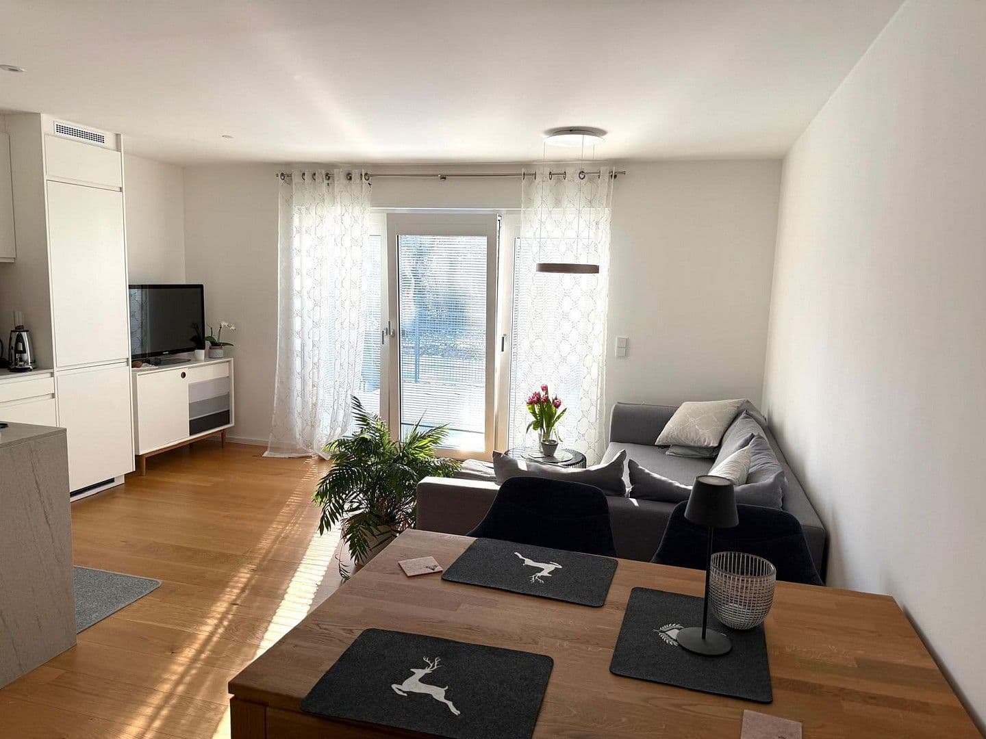 Prenájom bytu 3-izbový 104 m², Verdistr. 105e, München, Bavorsko Prenájom bytu 3-izbový 104 m², Verdistr. 105e, München, Bavorsko