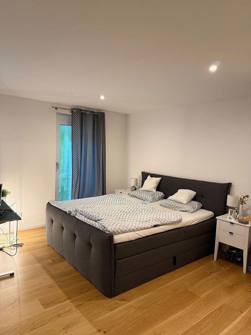 Prenájom bytu 3-izbový 104 m², Verdistr. 105e, München, Bavorsko Prenájom bytu 3-izbový 104 m², Verdistr. 105e, München, Bavorsko