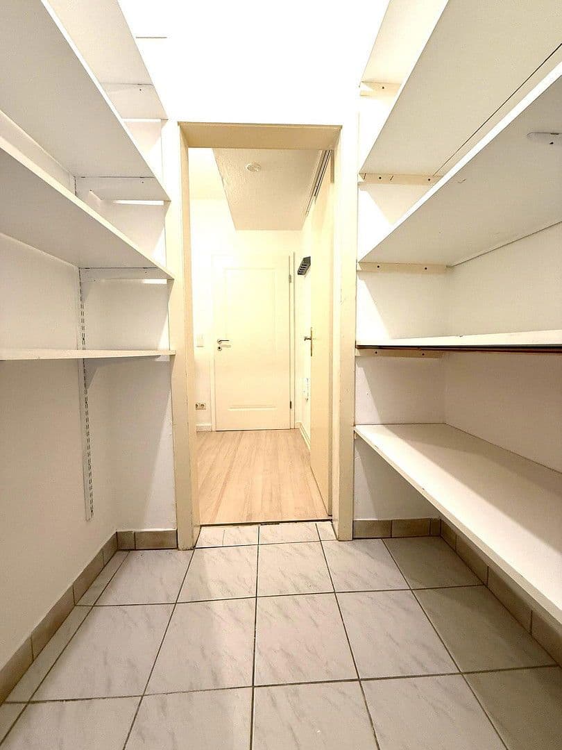 Prenájom bytu 4-izbový 100 m², Villbacher Str. 44, Bad Orb, Hesensko Prenájom bytu 4-izbový 100 m², Villbacher Str. 44, Bad Orb, Hesensko