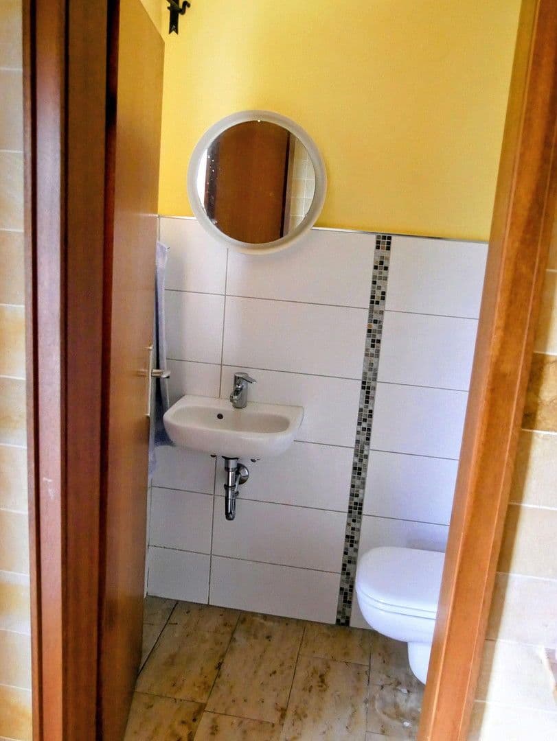 Prenájom domu 144 m², pozemek 565 m², Kaiserslautern, Porýnie-Falcko Prenájom domu 144 m², pozemek 565 m², Kaiserslautern, Porýnie-Falcko