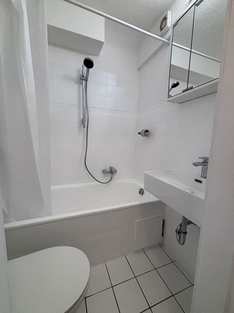 Prenájom bytu 1-izbový 25 m², Landhausstraße 46, Stuttgart, Bádensko-Wurttembersko Prenájom bytu 1-izbový 25 m², Landhausstraße 46, Stuttgart, Bádensko-Wurttembersko