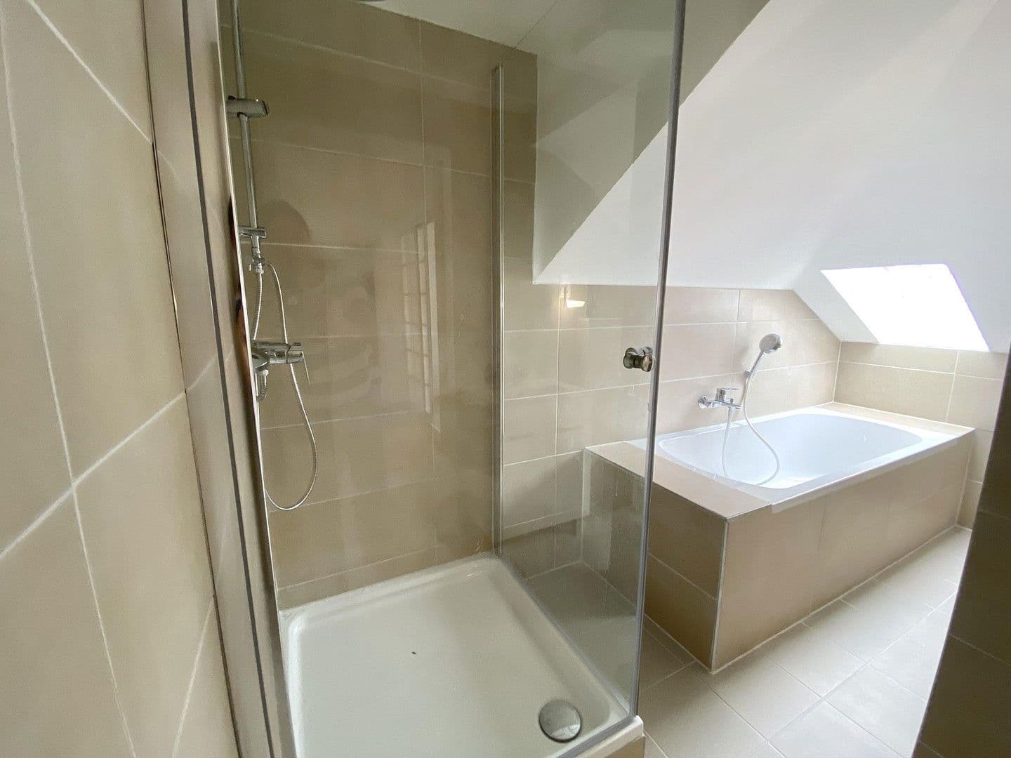 Predaj bytu 5-izbový 145 m², Darmstadt, Hesensko Predaj bytu 5-izbový 145 m², Darmstadt, Hesensko