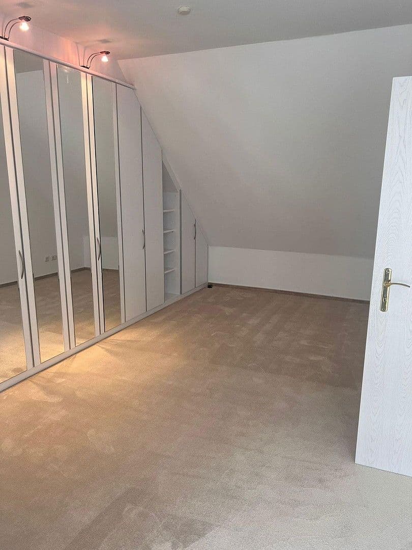 Prenájom bytu 2-izbový 66 m², Oestrich-Winkel, Hesensko Prenájom bytu 2-izbový 66 m², Oestrich-Winkel, Hesensko