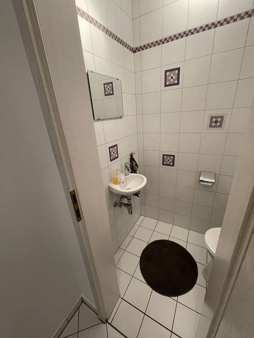 Prenájom bytu 2-izbový 66 m², Oestrich-Winkel, Hesensko Prenájom bytu 2-izbový 66 m², Oestrich-Winkel, Hesensko