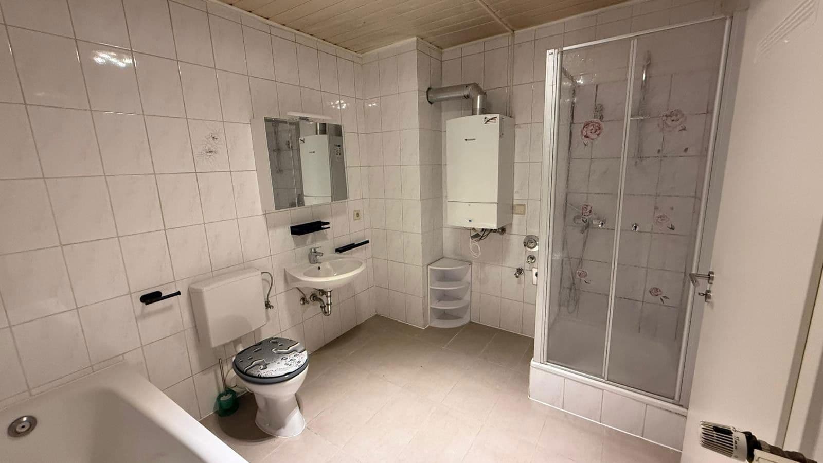 Prenájom bytu 4-izbový 107 m², Dornburg, Hesensko Prenájom bytu 4-izbový 107 m², Dornburg, Hesensko