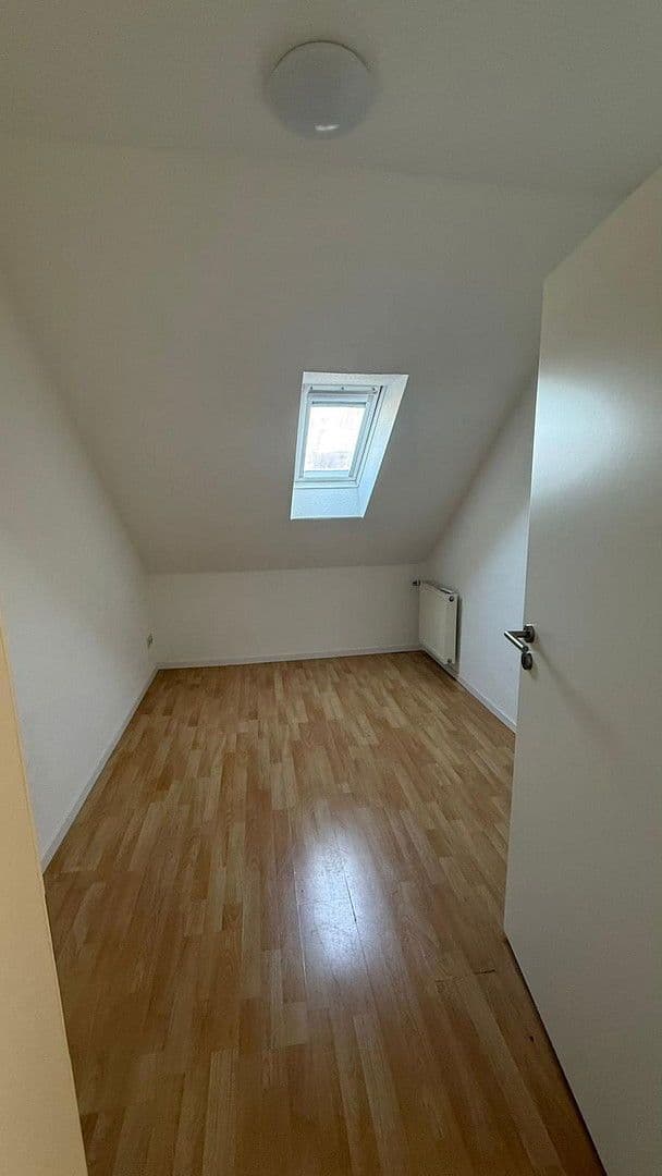 Prenájom bytu 4-izbový 107 m², Dornburg, Hesensko Prenájom bytu 4-izbový 107 m², Dornburg, Hesensko