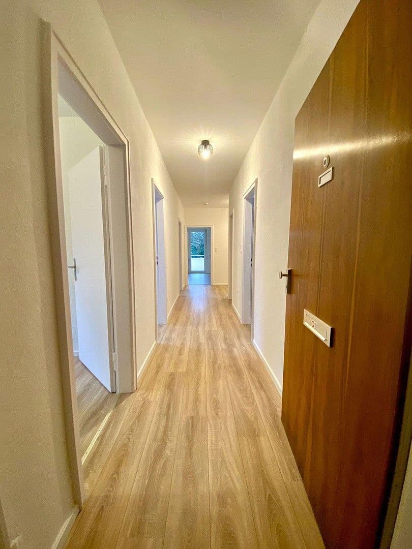 Predaj bytu 4-izbový 92 m², Brahmsstr.12, Germering, Bavorsko Predaj bytu 4-izbový 92 m², Brahmsstr.12, Germering, Bavorsko