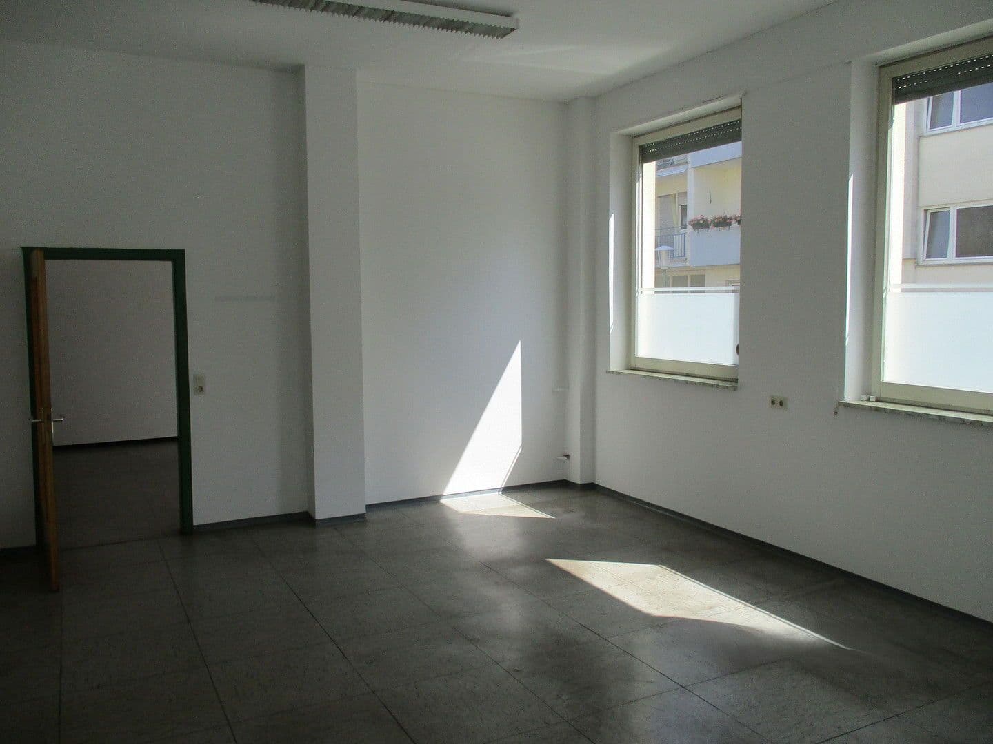 Prenájom kancelárie 115 m², Kaiserslautern, Porýnie-Falcko Prenájom kancelárie 115 m², Kaiserslautern, Porýnie-Falcko