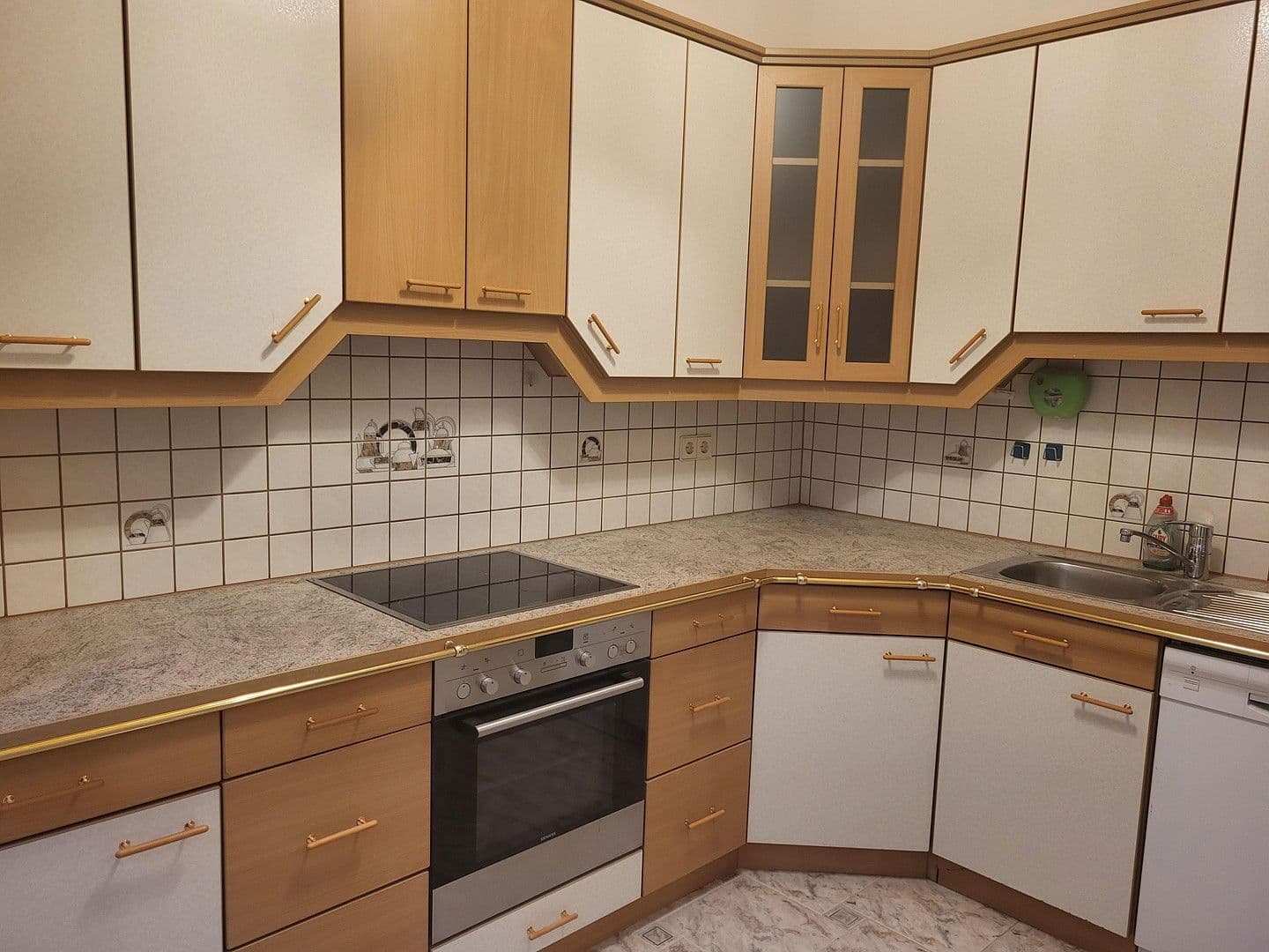 Prenájom bytu 3-izbový 90 m², Gurkgasse 26, Wien, Viedeň Prenájom bytu 3-izbový 90 m², Gurkgasse 26, Wien, Viedeň