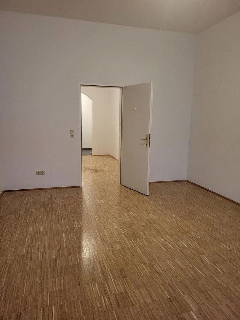 Prenájom bytu 3-izbový 90 m², Gurkgasse 26, Wien, Viedeň Prenájom bytu 3-izbový 90 m², Gurkgasse 26, Wien, Viedeň