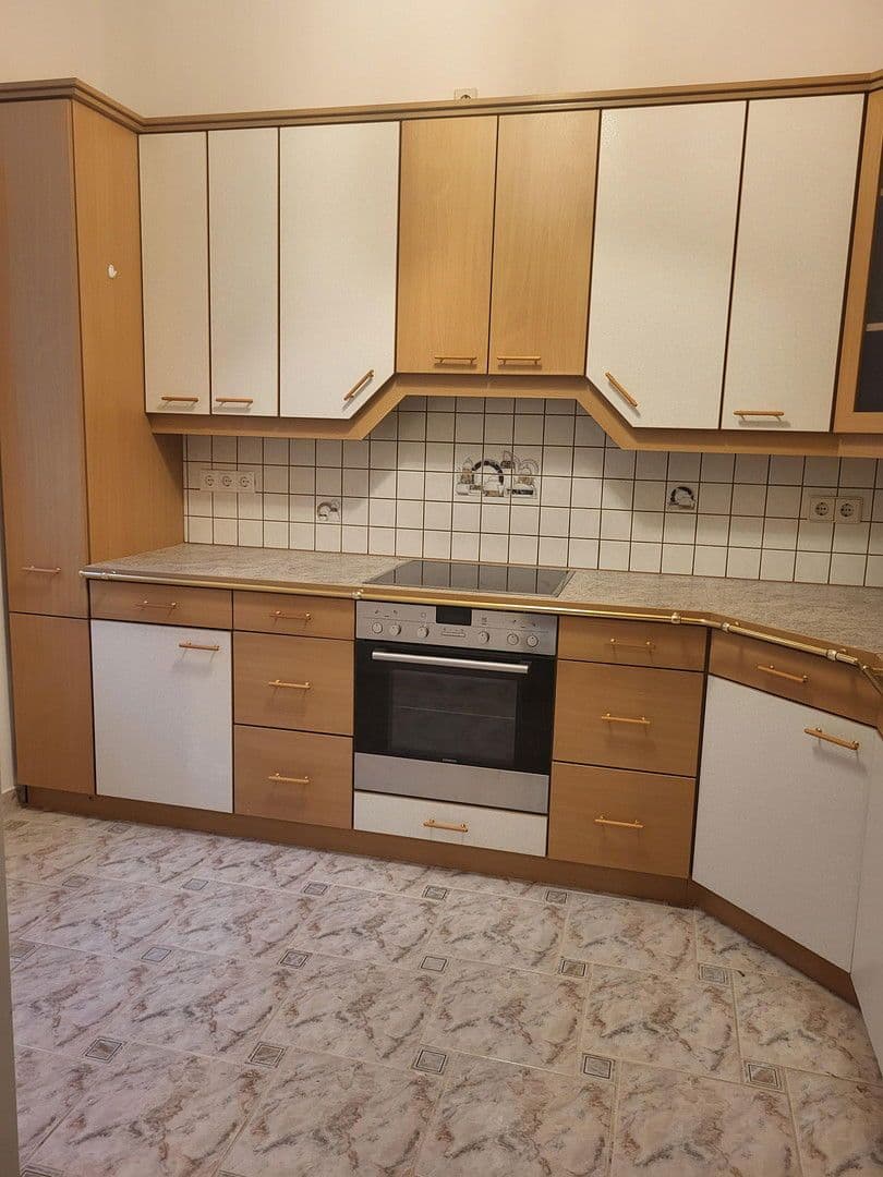 Prenájom bytu 3-izbový 90 m², Gurkgasse 26, Wien, Viedeň Prenájom bytu 3-izbový 90 m², Gurkgasse 26, Wien, Viedeň