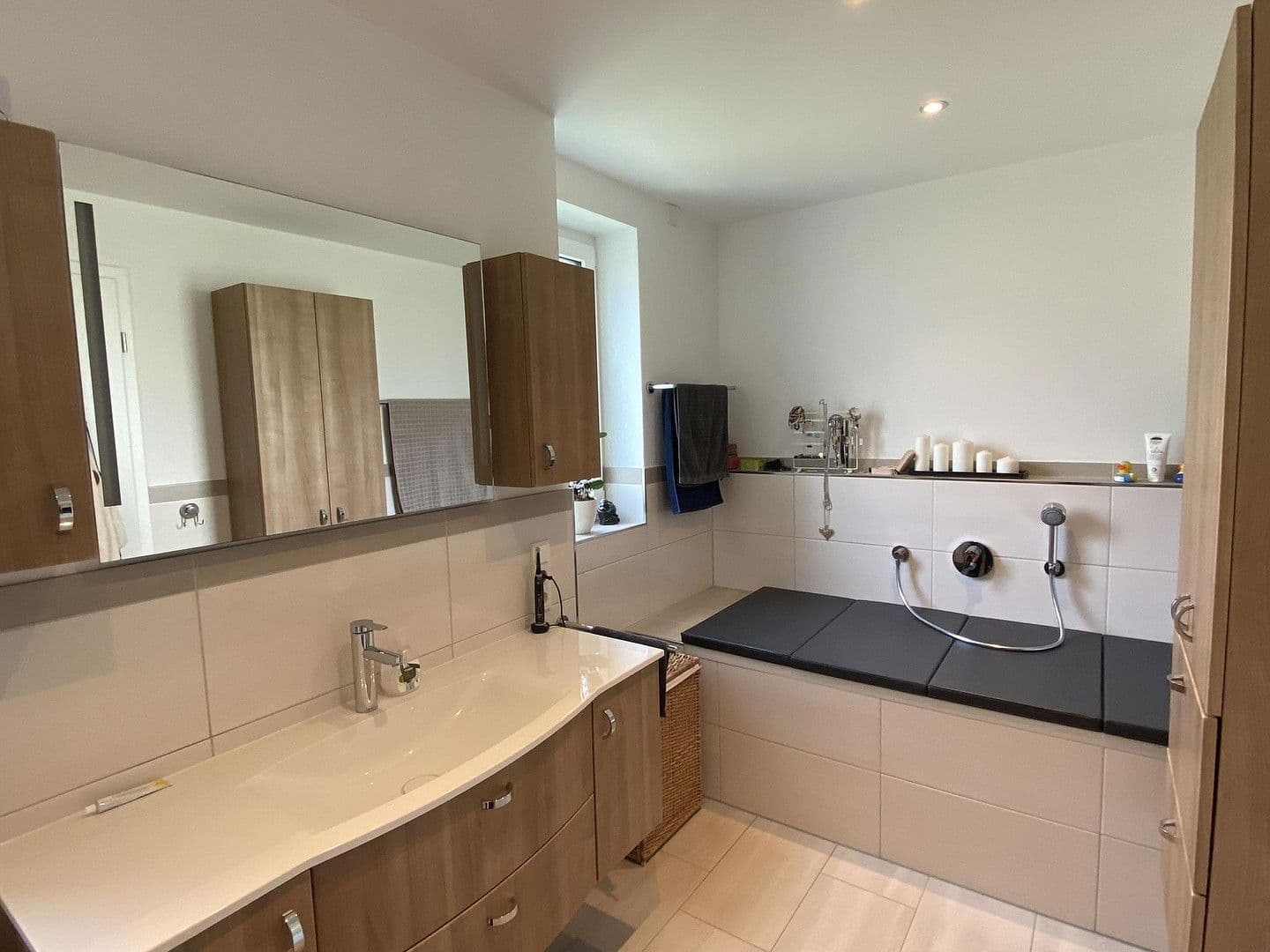 Prenájom bytu 3-izbový 92 m², Elz, Hesensko Prenájom bytu 3-izbový 92 m², Elz, Hesensko