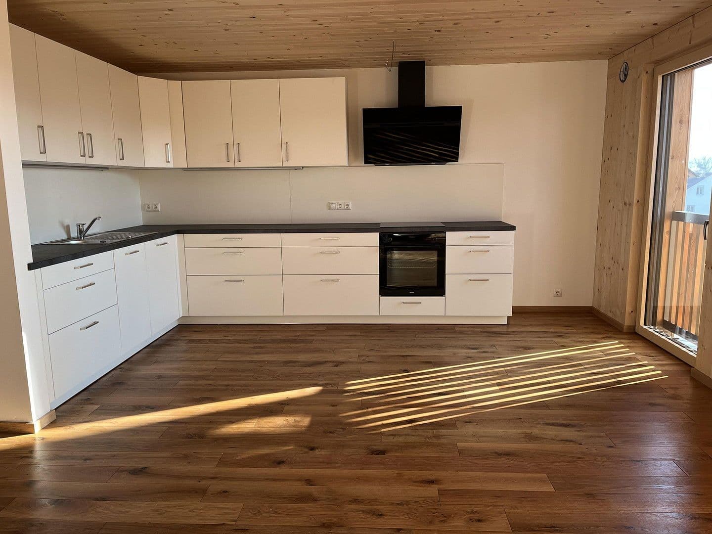 Prenájom bytu 4-izbový 103 m², Vilsbiburg, Bavorsko Prenájom bytu 4-izbový 103 m², Vilsbiburg, Bavorsko