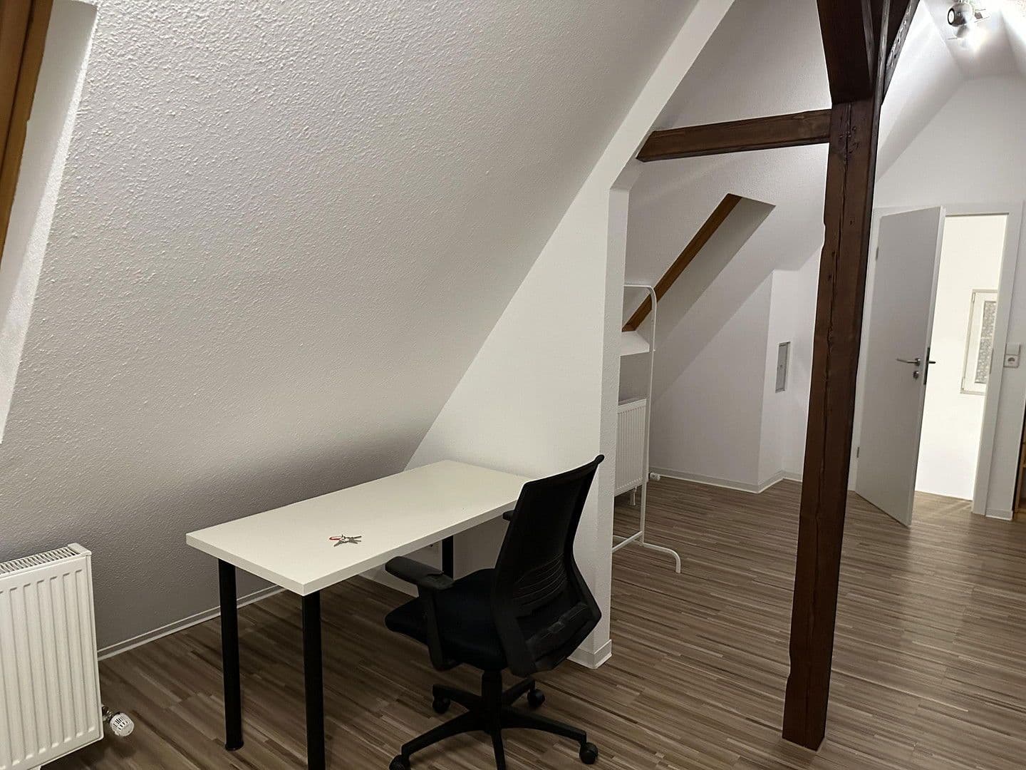 Prenájom bytu 1-izbový 75 m², Stuttgart, Bádensko-Wurttembersko Prenájom bytu 1-izbový 75 m², Stuttgart, Bádensko-Wurttembersko