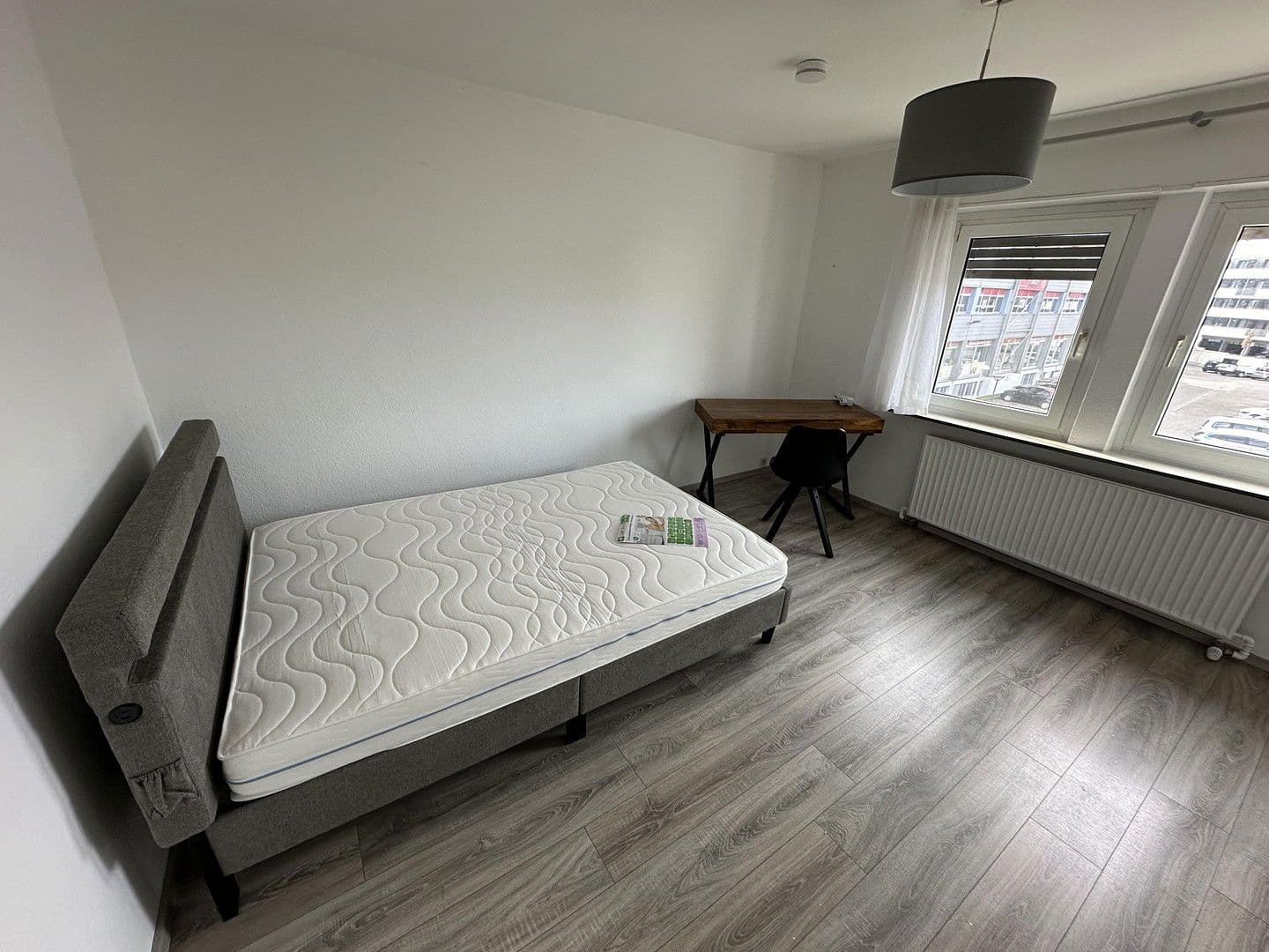 Prenájom bytu 1-izbový 75 m², Stuttgart, Bádensko-Wurttembersko Prenájom bytu 1-izbový 75 m², Stuttgart, Bádensko-Wurttembersko