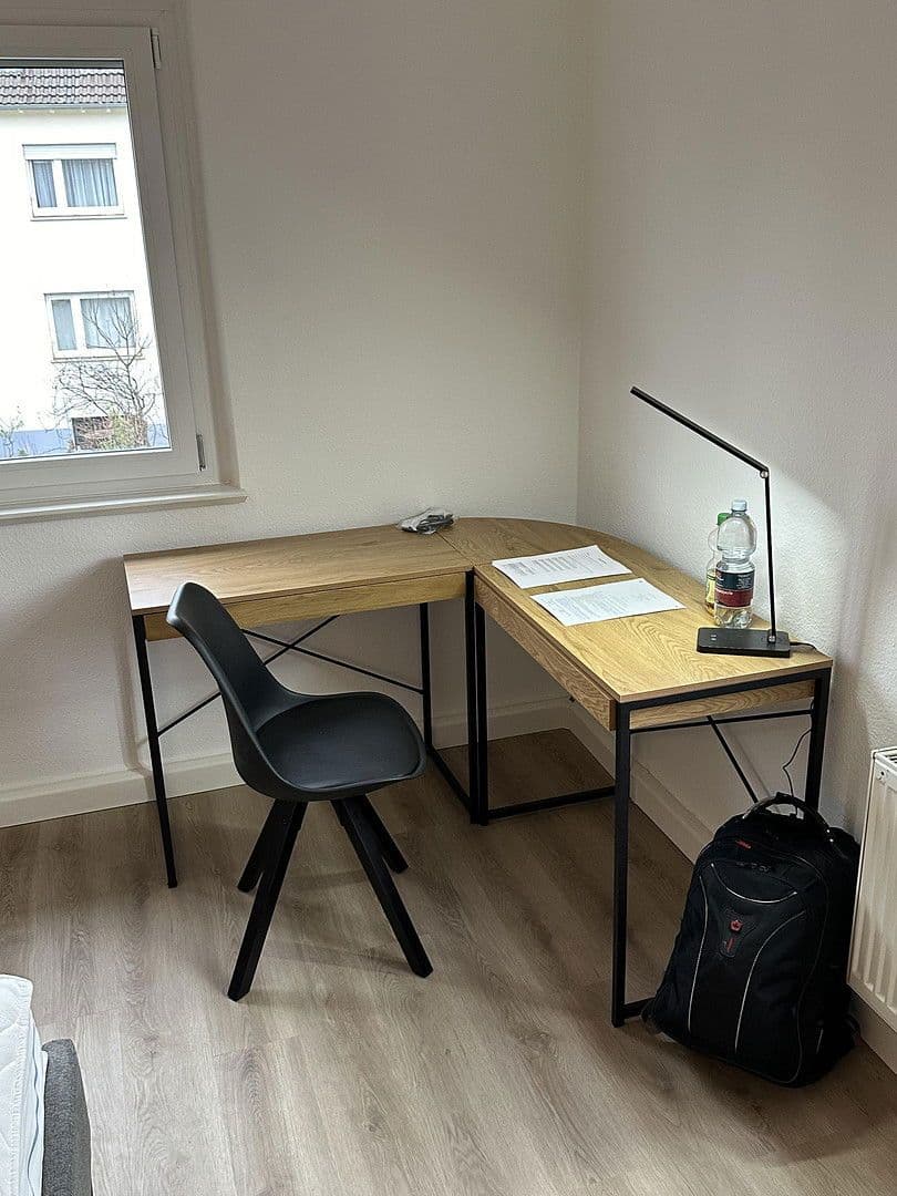 Prenájom bytu 1-izbový 75 m², Stuttgart, Bádensko-Wurttembersko Prenájom bytu 1-izbový 75 m², Stuttgart, Bádensko-Wurttembersko