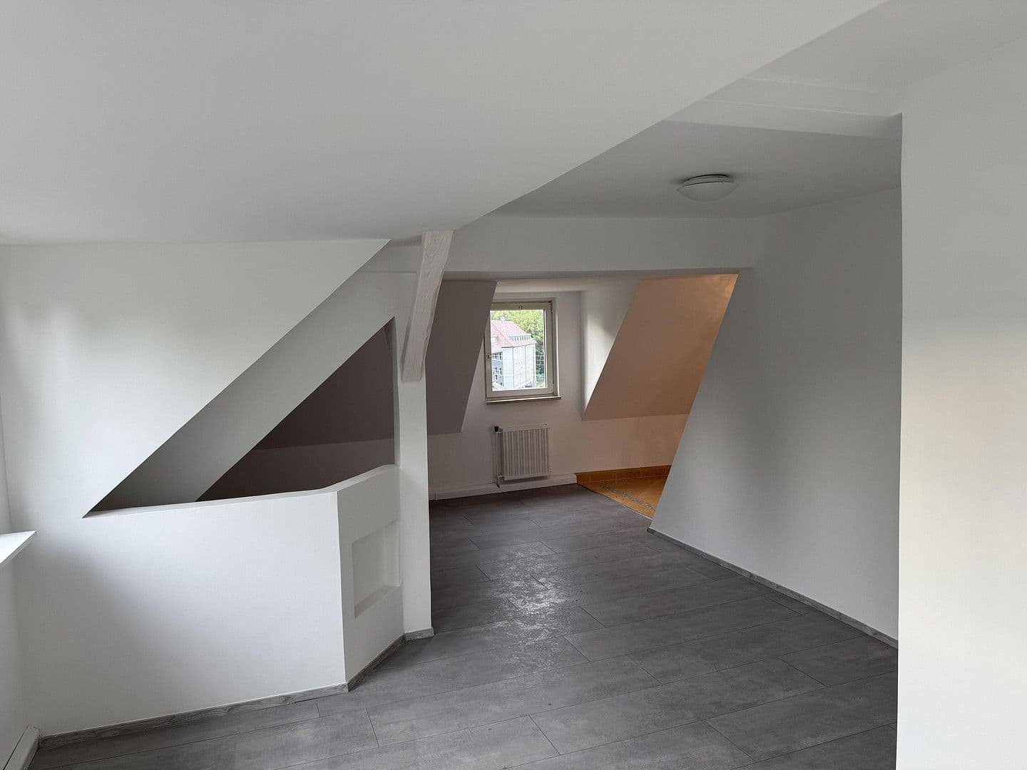 Prenájom bytu 3-izbový 80 m², Wuppertal Cronenberg, Severné Porýnie - Westfálsko Prenájom bytu 3-izbový 80 m², Wuppertal Cronenberg, Severné Porýnie - Westfálsko