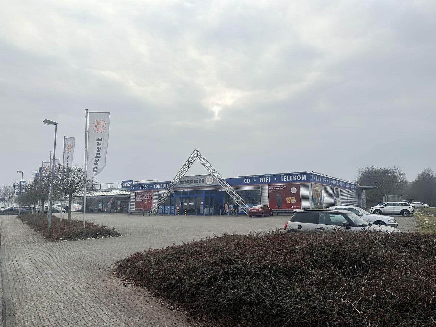 Prenájom nebytového priestoru 1.260 m², An der Sielbrücke, Nordenham, Dolné Sasko Prenájom nebytového priestoru 1.260 m², An der Sielbrücke, Nordenham, Dolné Sasko