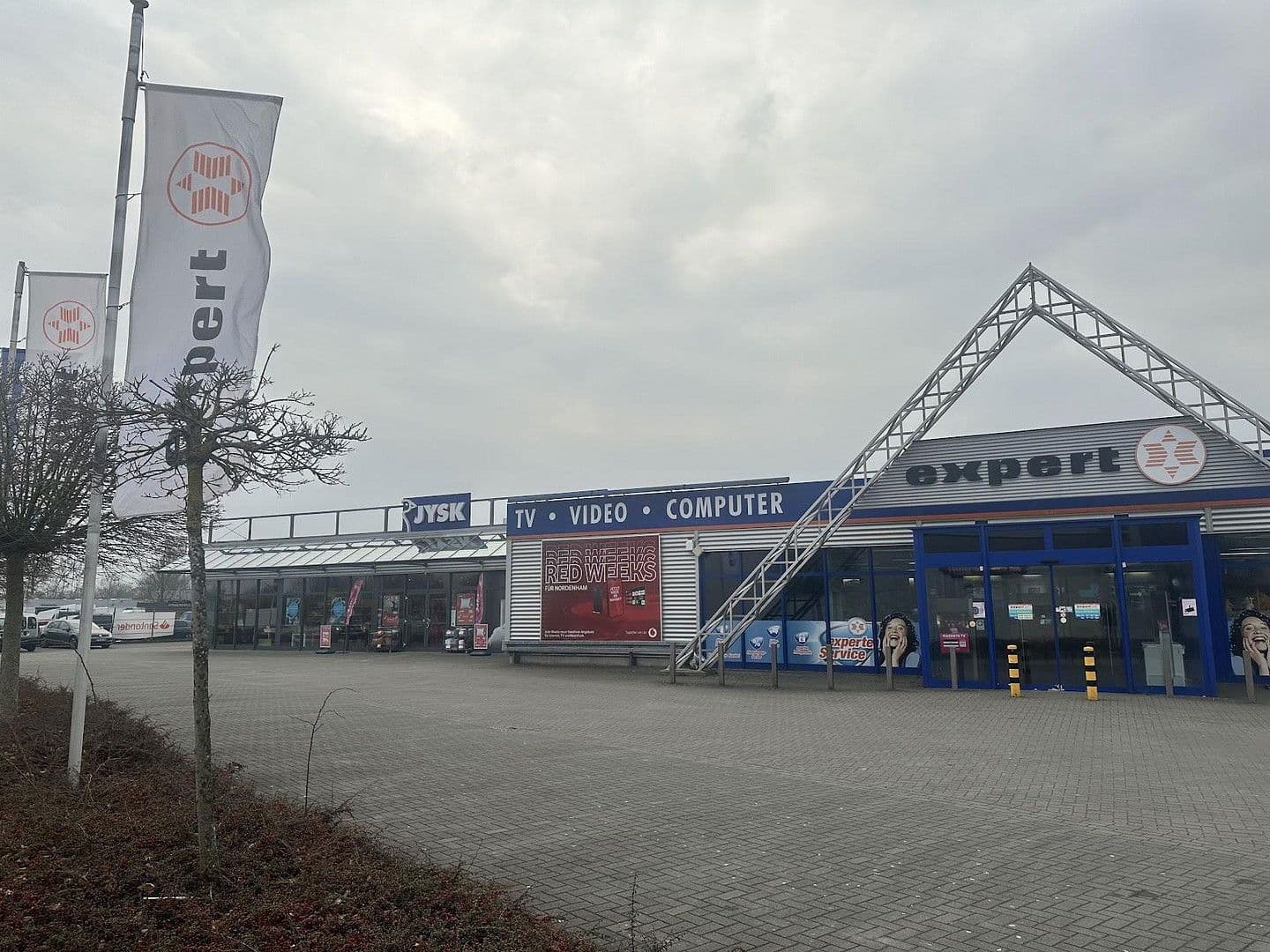 Prenájom nebytového priestoru 1.260 m², An der Sielbrücke, Nordenham, Dolné Sasko Prenájom nebytového priestoru 1.260 m², An der Sielbrücke, Nordenham, Dolné Sasko