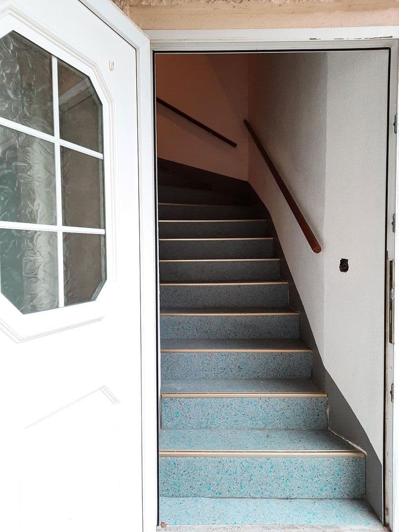 Prenájom domu 77 m², pozemek 200 m², Chemnitzer Str. 15, Limbach-Oberfrohna, Sasko Prenájom domu 77 m², pozemek 200 m², Chemnitzer Str. 15, Limbach-Oberfrohna, Sasko