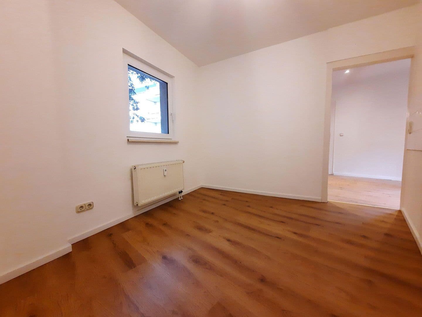 Prenájom domu 77 m², pozemek 200 m², Chemnitzer Str. 15, Limbach-Oberfrohna, Sasko Prenájom domu 77 m², pozemek 200 m², Chemnitzer Str. 15, Limbach-Oberfrohna, Sasko