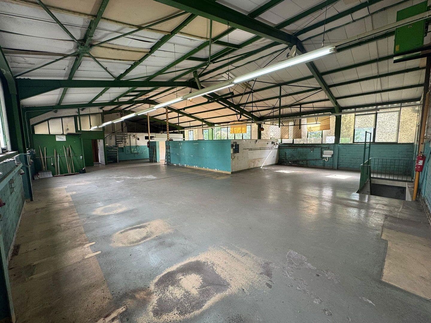 Prenájom nebytového priestoru 750 m², Solingen, Severné Porýnie - Westfálsko Prenájom nebytového priestoru 750 m², Solingen, Severné Porýnie - Westfálsko