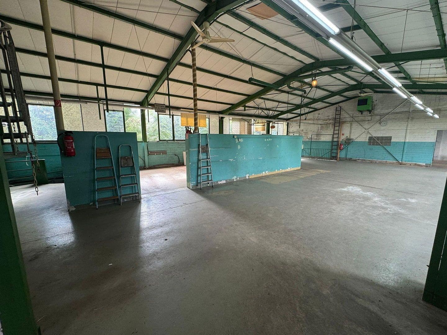 Prenájom nebytového priestoru 750 m², Solingen, Severné Porýnie - Westfálsko Prenájom nebytového priestoru 750 m², Solingen, Severné Porýnie - Westfálsko