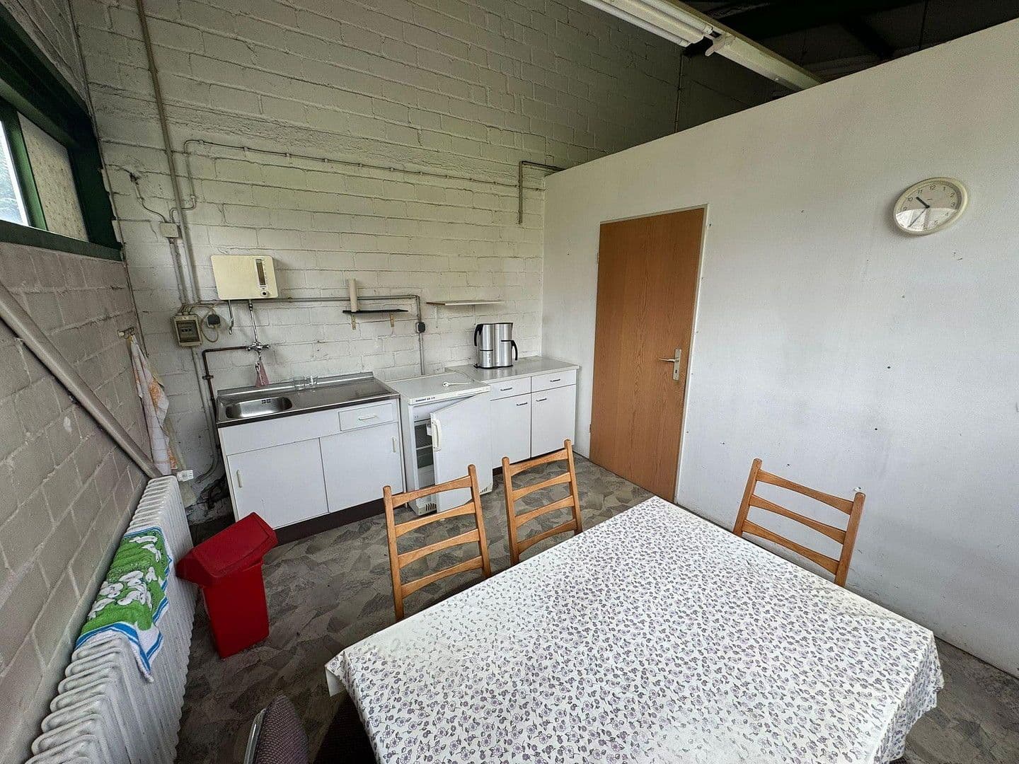 Prenájom nebytového priestoru 750 m², Solingen, Severné Porýnie - Westfálsko Prenájom nebytového priestoru 750 m², Solingen, Severné Porýnie - Westfálsko