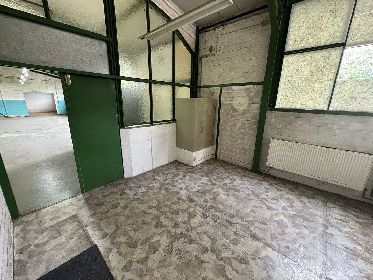 Prenájom nebytového priestoru 750 m², Solingen, Severné Porýnie - Westfálsko Prenájom nebytového priestoru 750 m², Solingen, Severné Porýnie - Westfálsko