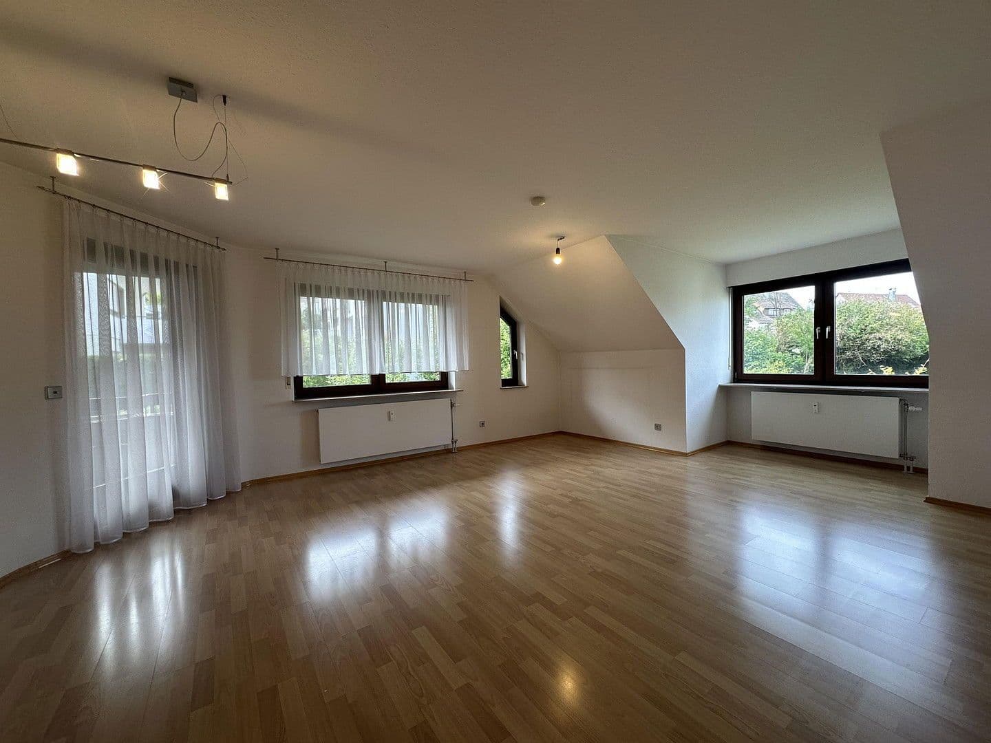 Predaj bytu 3-izbový 84 m², Weinstadt, Bádensko-Wurttembersko Predaj bytu 3-izbový 84 m², Weinstadt, Bádensko-Wurttembersko