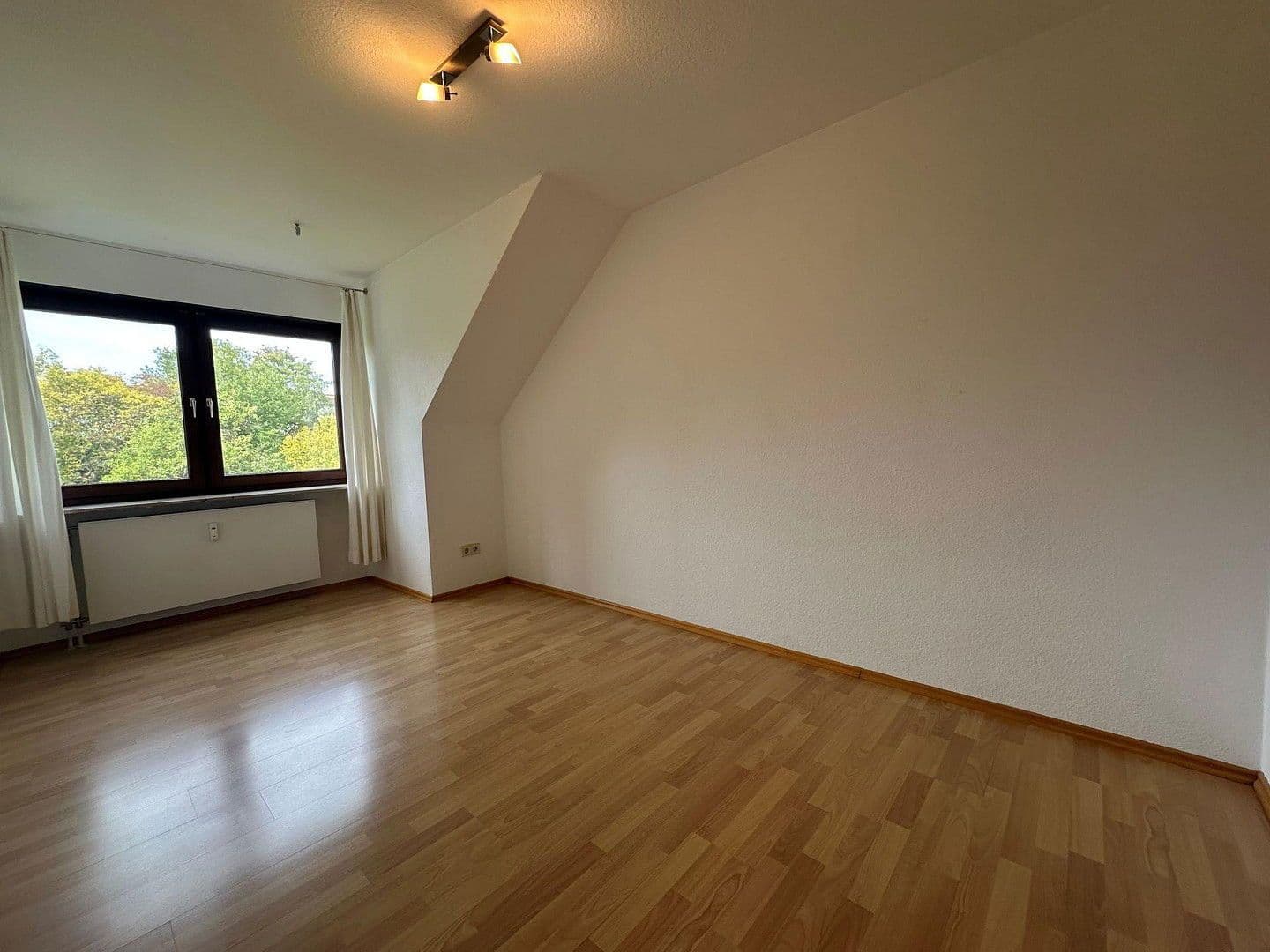 Predaj bytu 3-izbový 84 m², Weinstadt, Bádensko-Wurttembersko Predaj bytu 3-izbový 84 m², Weinstadt, Bádensko-Wurttembersko