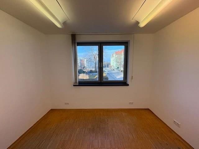 Prenájom kancelárie 100 m², Maria-Eich-Str. 6a, München, Bavorsko Prenájom kancelárie 100 m², Maria-Eich-Str. 6a, München, Bavorsko