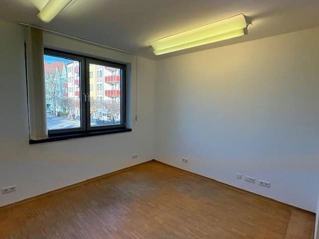 Prenájom kancelárie 100 m², Maria-Eich-Str. 6a, München, Bavorsko Prenájom kancelárie 100 m², Maria-Eich-Str. 6a, München, Bavorsko