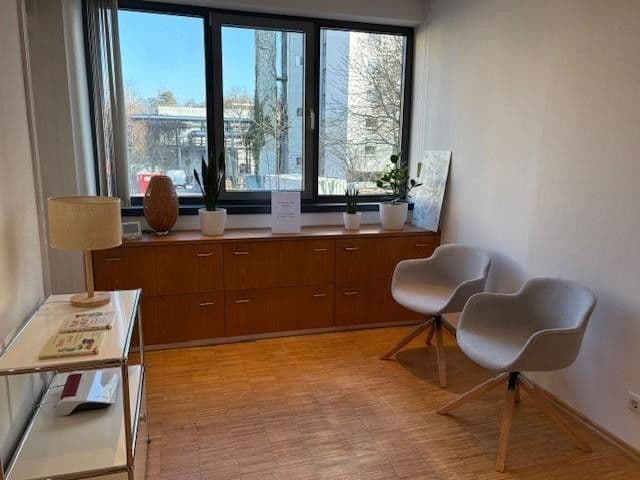 Prenájom kancelárie 100 m², Maria-Eich-Str. 6a, München, Bavorsko Prenájom kancelárie 100 m², Maria-Eich-Str. 6a, München, Bavorsko